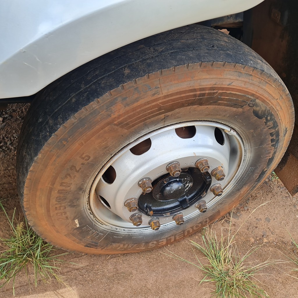 Caminhão FORD CARGO 2423 Caçamba Basculante ANO 2012 de MegaTruck MS no Mato Grosso do Sul