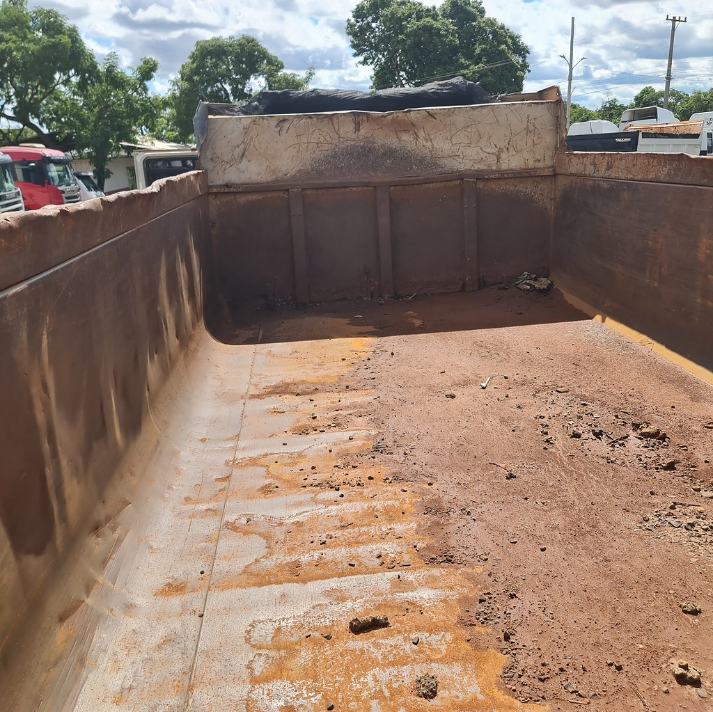 Caminhão FORD CARGO 2423 Caçamba Basculante ANO 2012 de MegaTruck MS no Mato Grosso do Sul