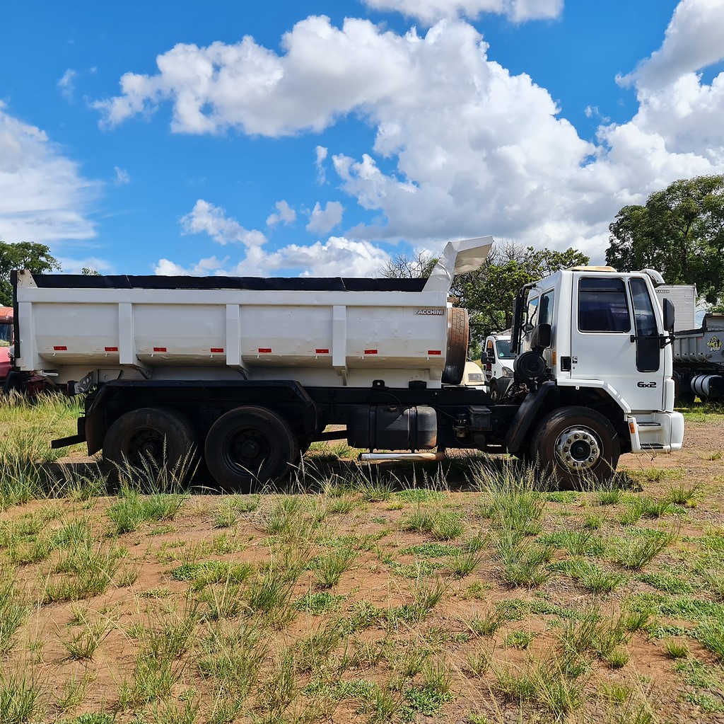 Caminhão FORD CARGO 2422 Caçamba Basculante ANO 2008 de MegaTruck MS no Mato Grosso do Sul