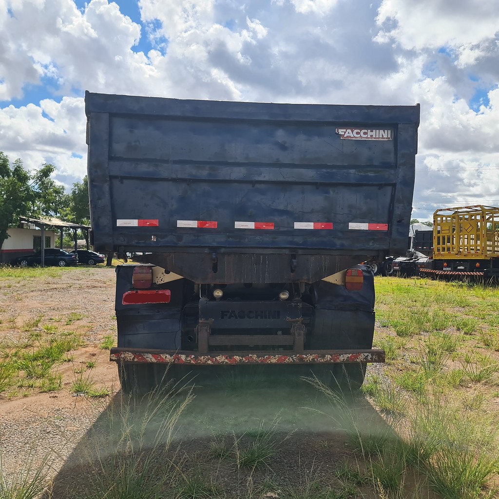 Caminhão FORD CARGO 2422 Caçamba Basculante ANO 2008 de MegaTruck MS no Mato Grosso do Sul