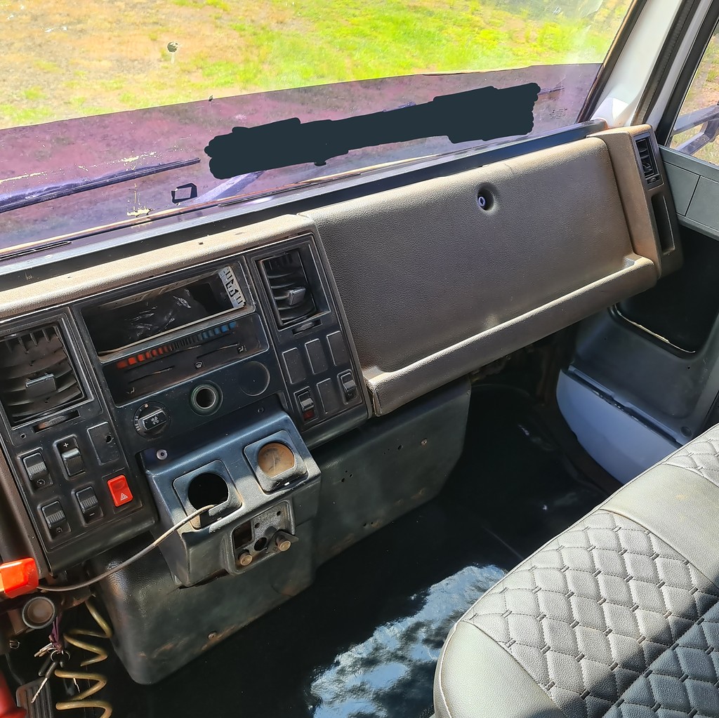 Caminhão FORD CARGO 2422 Caçamba Basculante ANO 2008 de MegaTruck MS no Mato Grosso do Sul