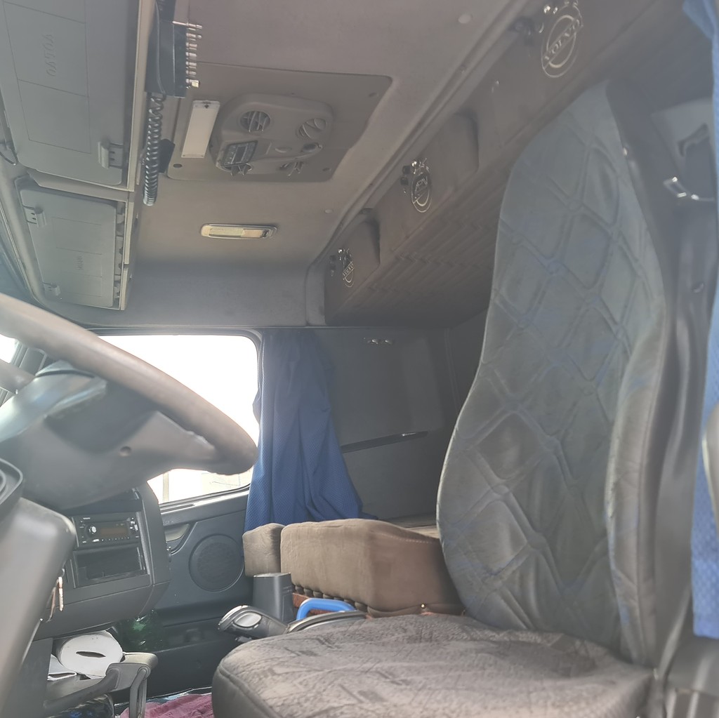 Caminhão VOLVO FH 440 Cavalo Mecânico ANO 2010 de MegaTruck MS no Mato Grosso do Sul