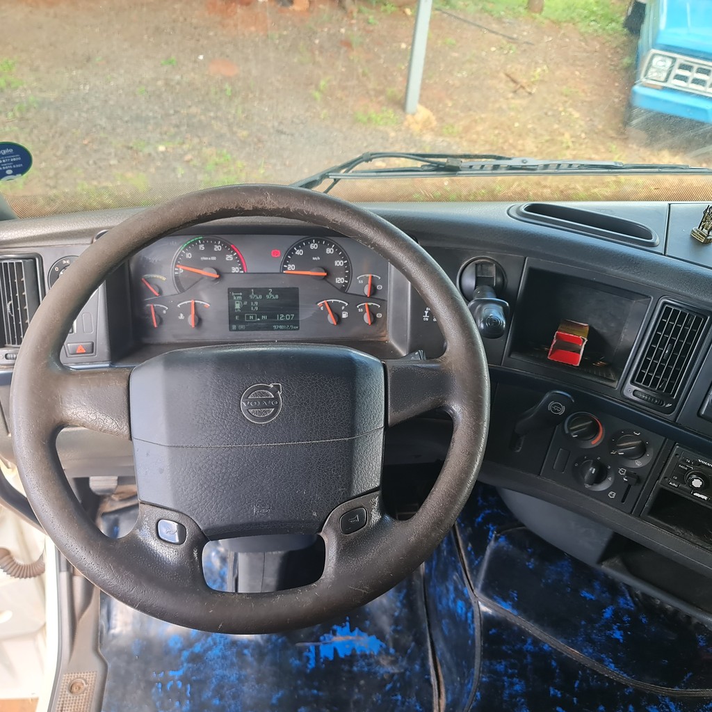 Caminhão VOLVO FH 440 Cavalo Mecânico ANO 2010 de MegaTruck MS no Mato Grosso do Sul