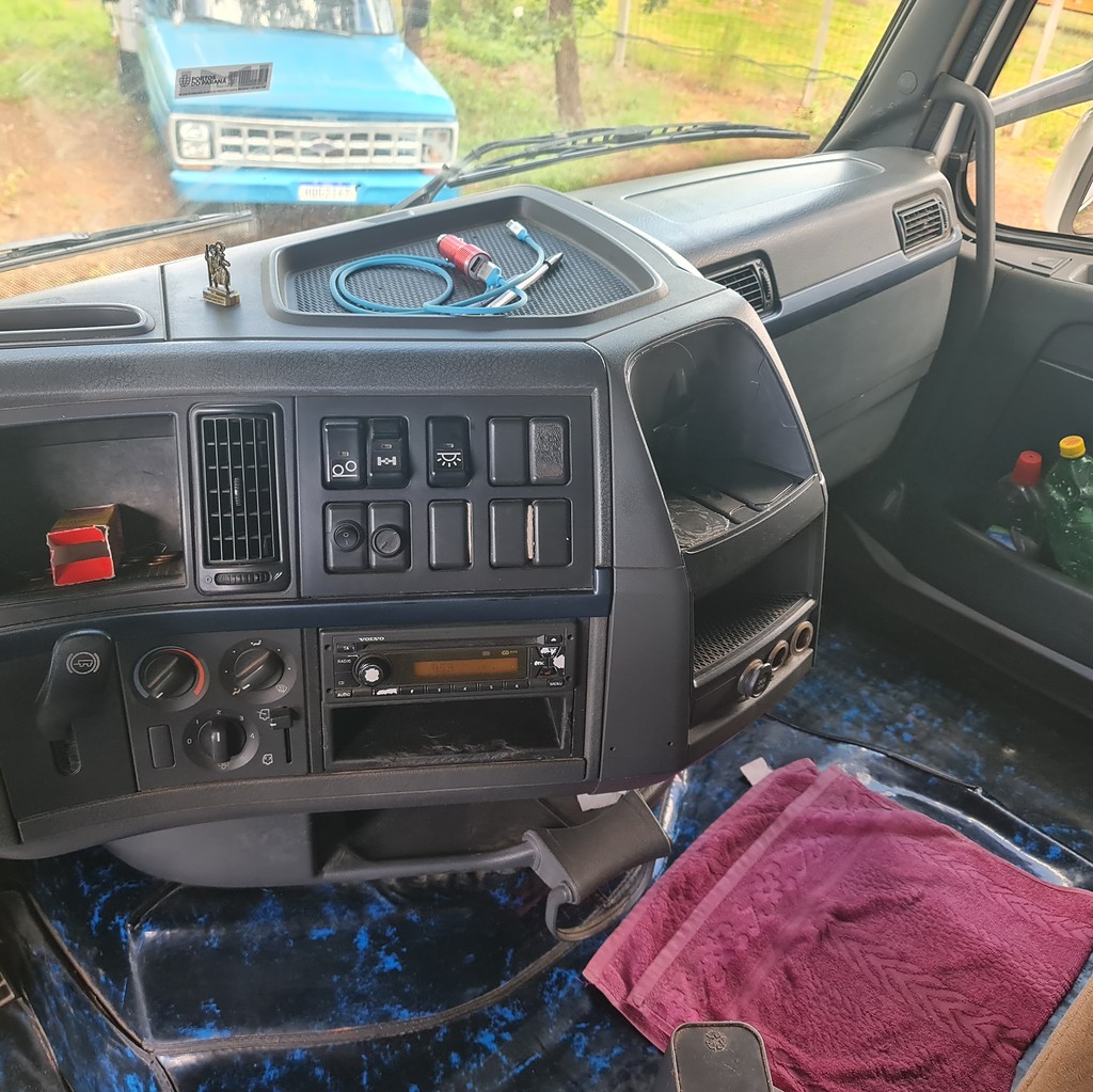 Caminhão VOLVO FH 440 Cavalo Mecânico ANO 2010 de MegaTruck MS no Mato Grosso do Sul