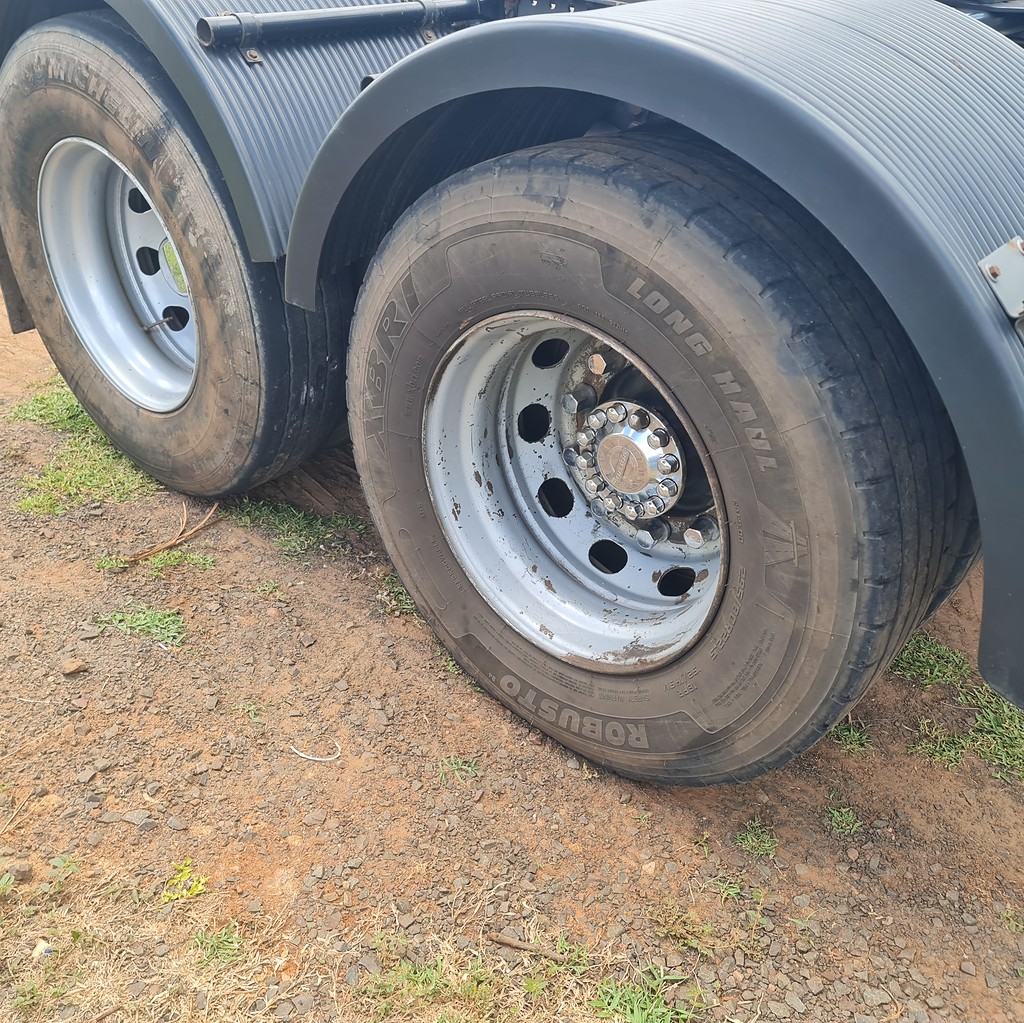 Caminhão VOLVO FH 440 Cavalo Mecânico ANO 2010 de MegaTruck MS no Mato Grosso do Sul