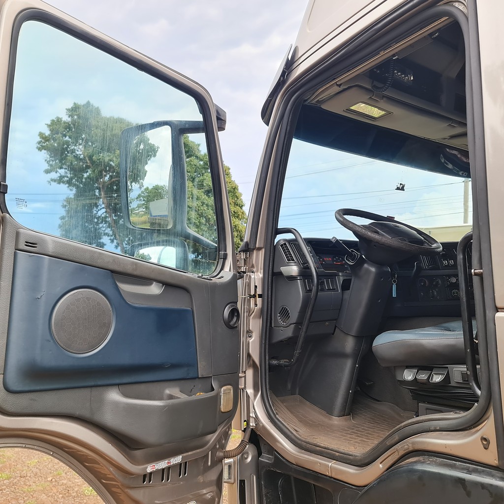 Caminhão VOLVO FM 370 Cavalo Mecânico ANO 2013 de MegaTruck MS no Mato Grosso do Sul