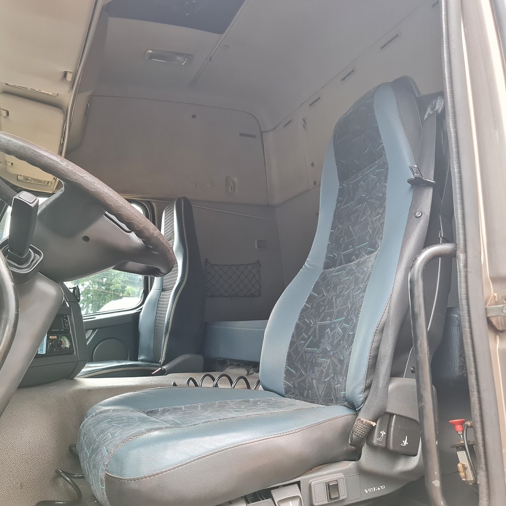 Caminhão VOLVO FM 370 Cavalo Mecânico ANO 2013 de MegaTruck MS no Mato Grosso do Sul