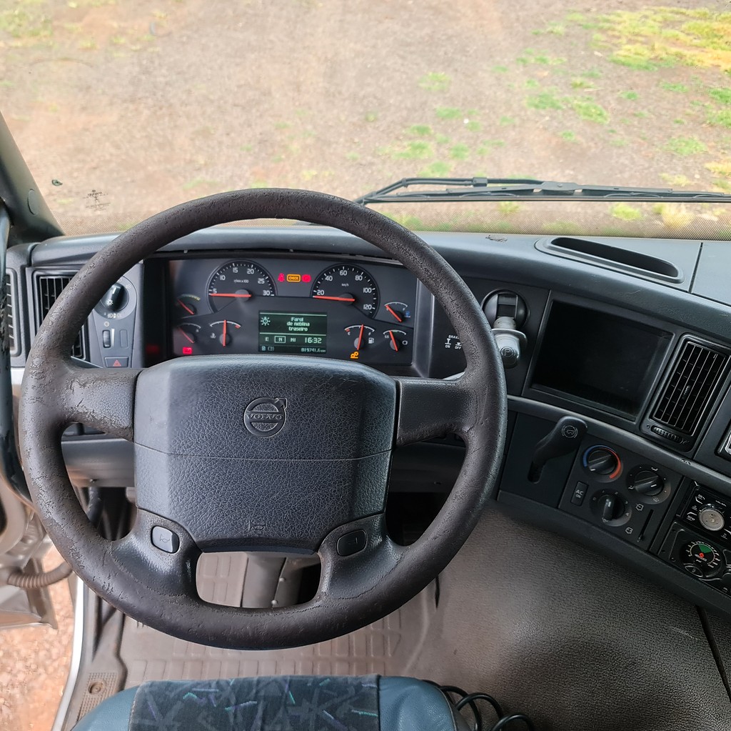 Caminhão VOLVO FM 370 Cavalo Mecânico ANO 2013 de MegaTruck MS no Mato Grosso do Sul