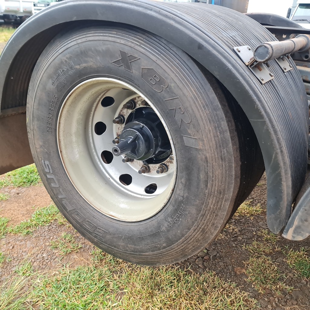 Caminhão VOLVO FM 370 Cavalo Mecânico ANO 2013 de MegaTruck MS no Mato Grosso do Sul