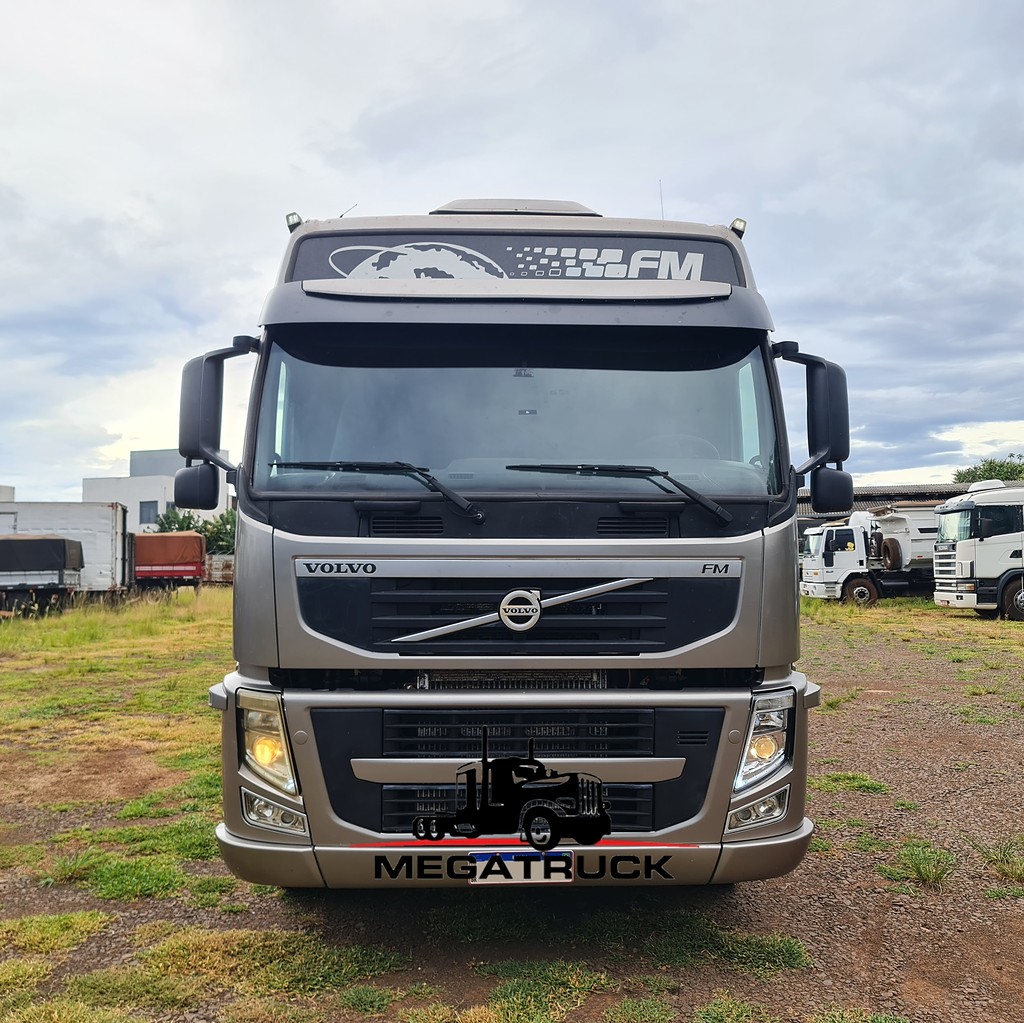 Caminhão VOLVO FM 370 Cavalo Mecânico ANO 2013 de MegaTruck MS no Mato Grosso do Sul