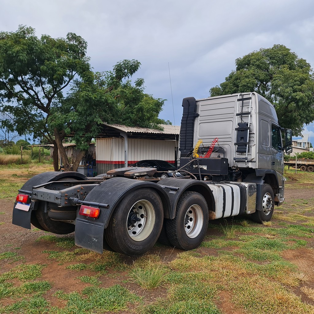 Caminhão VOLVO FM 370 Cavalo Mecânico ANO 2013 de MegaTruck MS no Mato Grosso do Sul