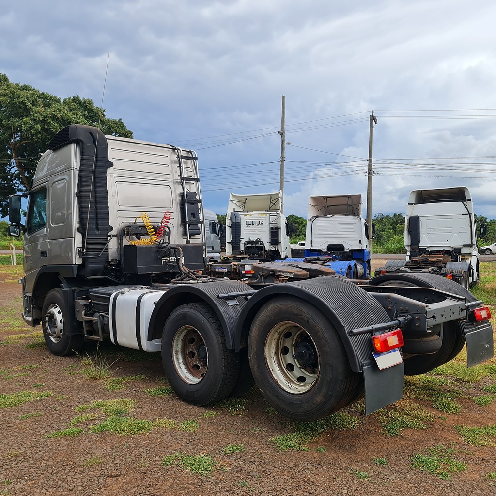 Caminhão VOLVO FM 370 Cavalo Mecânico ANO 2013 de MegaTruck MS no Mato Grosso do Sul
