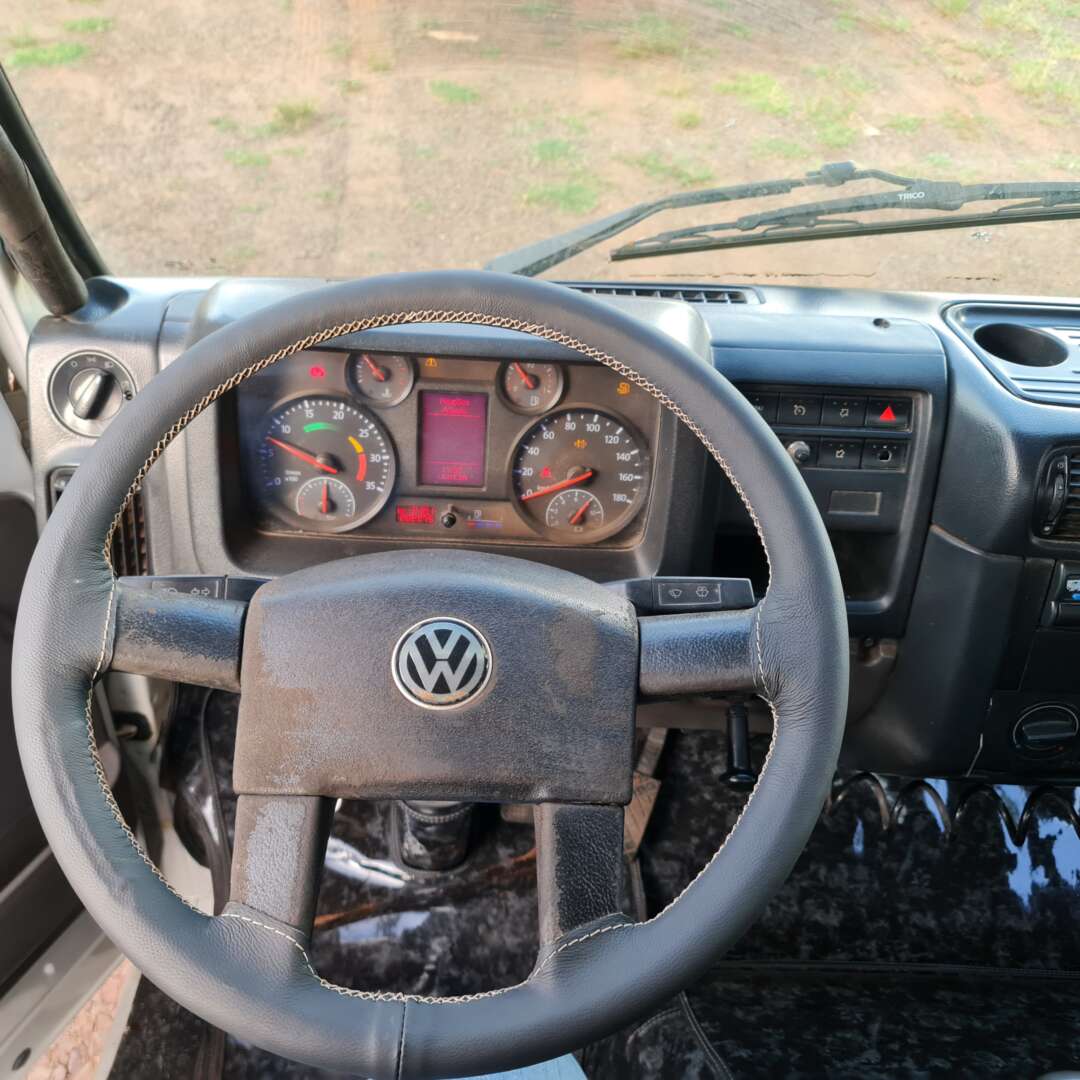 Caminhão VOLKSWAGEN VW 8160 Baú Furgão ANO 2013 de MegaTruck MS no Mato Grosso do Sul
