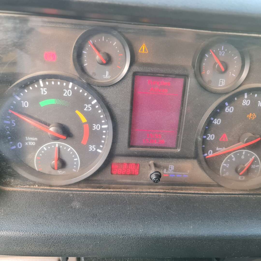 Caminhão VOLKSWAGEN VW 8160 Baú Furgão ANO 2013 de MegaTruck MS no Mato Grosso do Sul