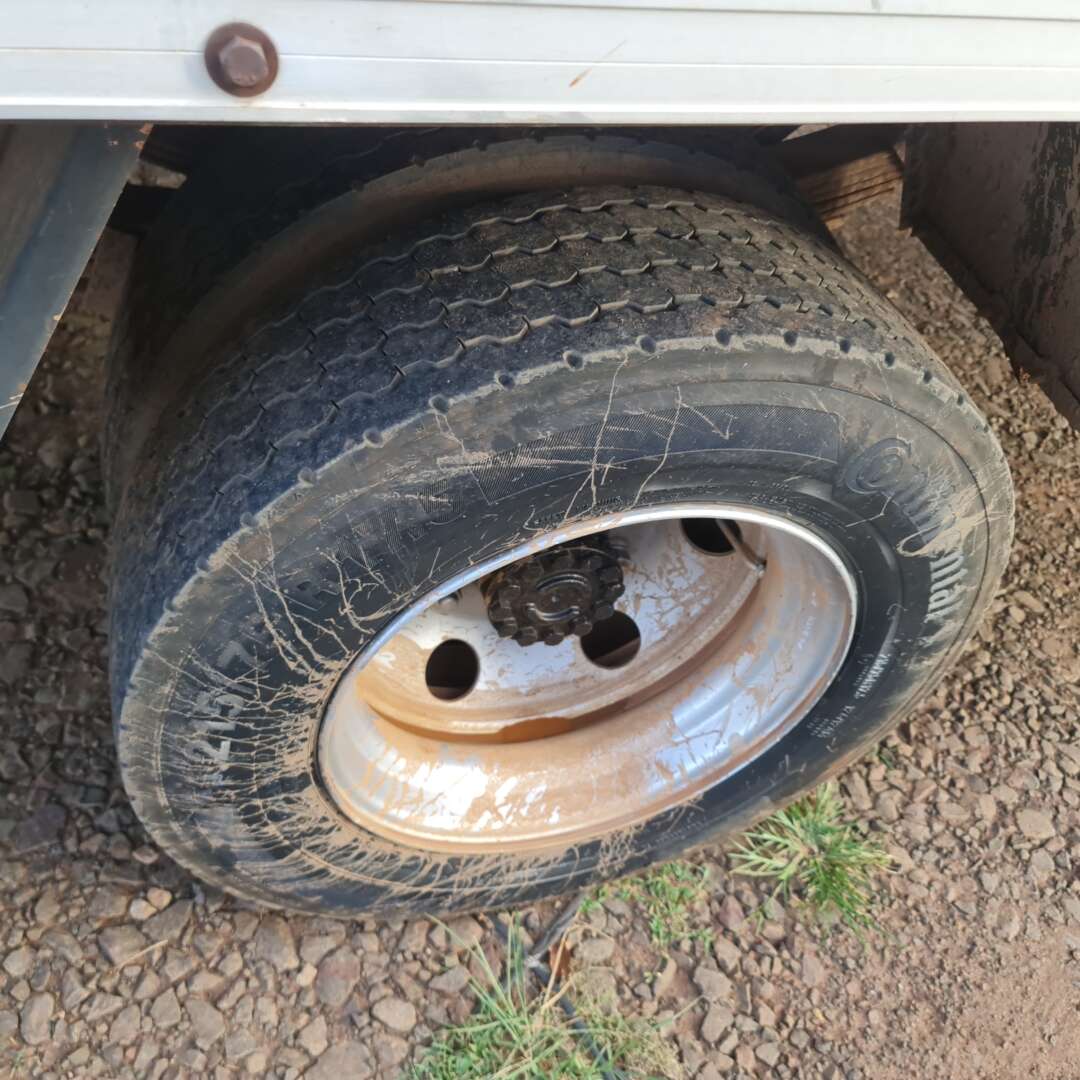 Caminhão VOLKSWAGEN VW 8160 Baú Furgão ANO 2013 de MegaTruck MS no Mato Grosso do Sul