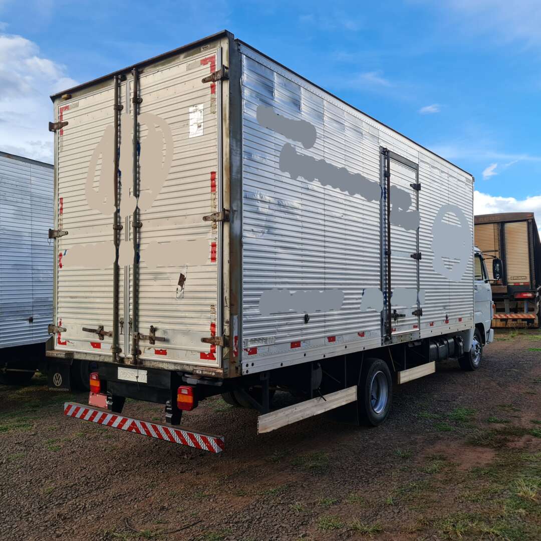 Caminhão VOLKSWAGEN VW 8160 Baú Furgão ANO 2013 de MegaTruck MS no Mato Grosso do Sul