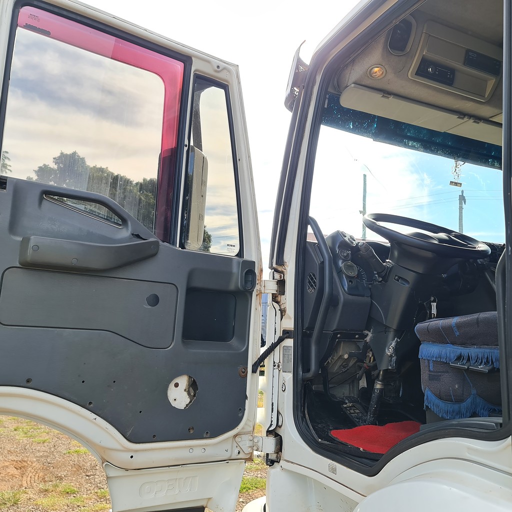 Caminhão IVECO STRALIS 380 Cavalo Mecânico ANO 2010 de MegaTruck MS no Mato Grosso do Sul