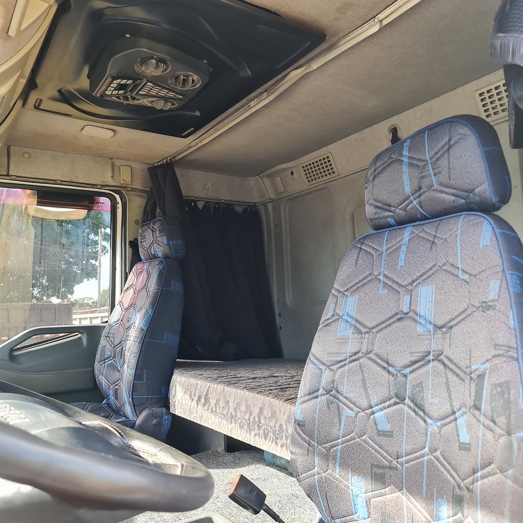 Caminhão IVECO STRALIS 380 Cavalo Mecânico ANO 2010 de MegaTruck MS no Mato Grosso do Sul