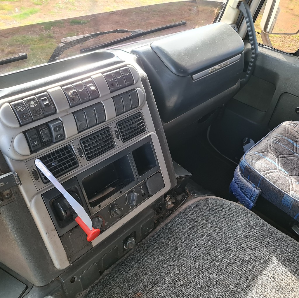 Caminhão IVECO STRALIS 380 Cavalo Mecânico ANO 2010 de MegaTruck MS no Mato Grosso do Sul