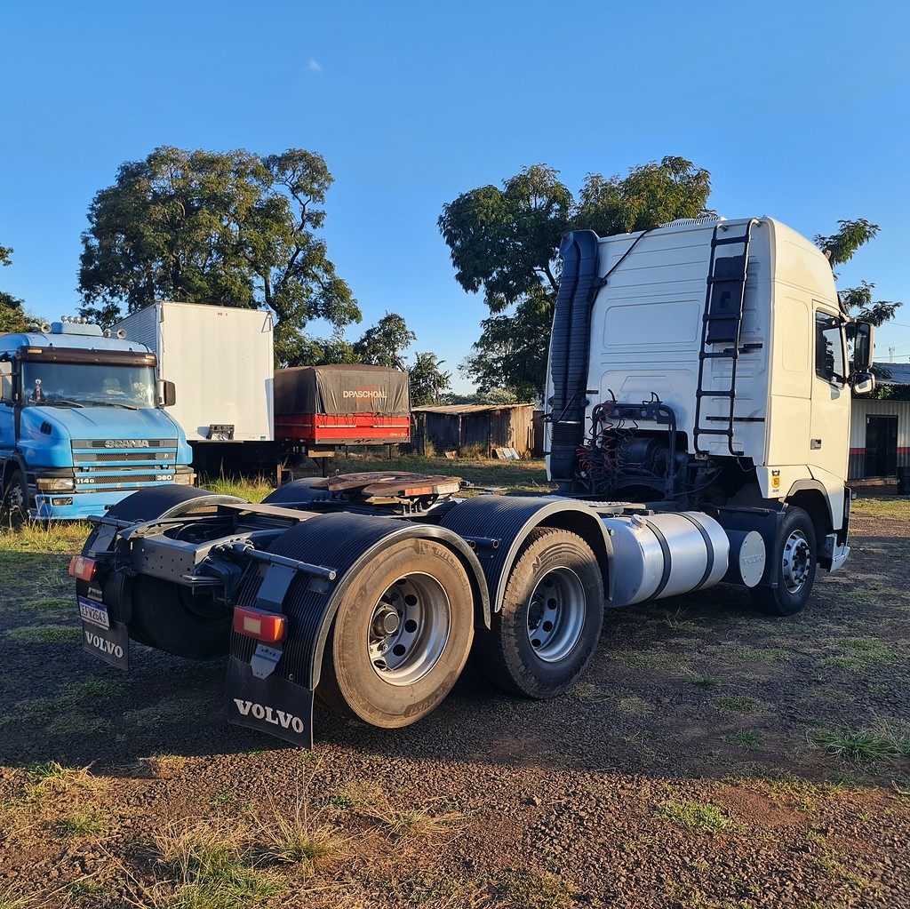 Caminhão VOLVO FH 440 Cavalo Mecânico ANO 2010 de MegaTruck MS no Mato Grosso do Sul