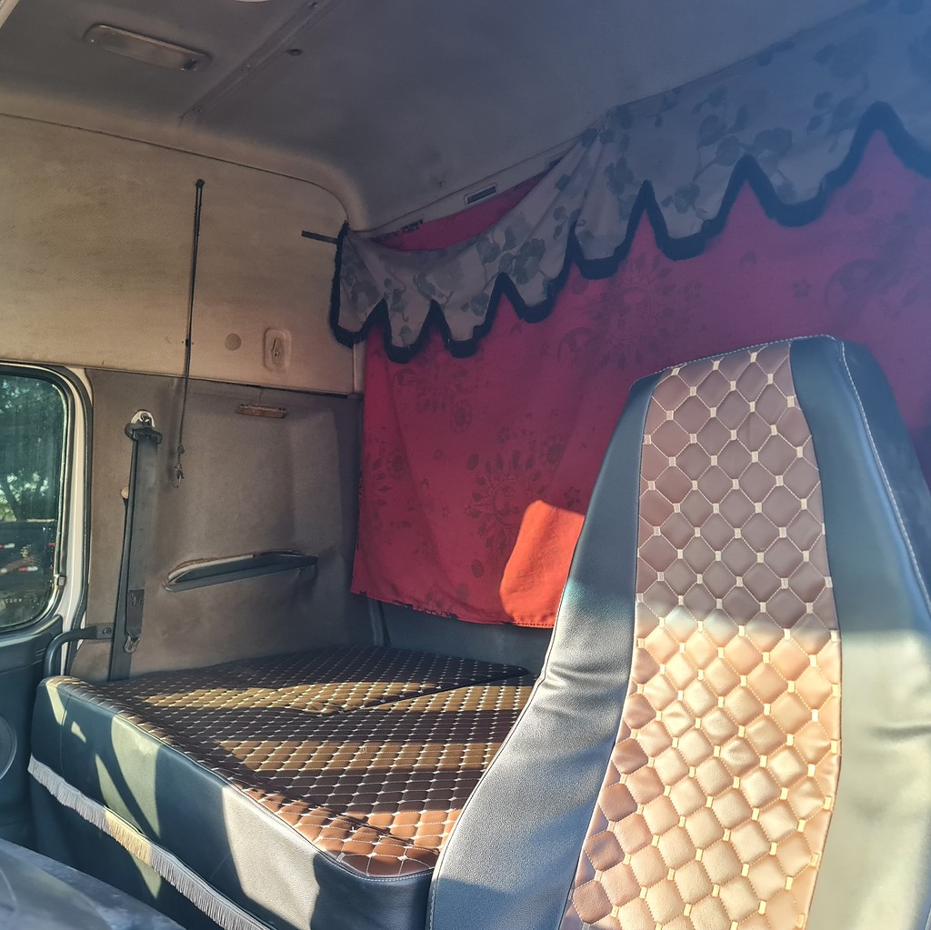 Caminhão VOLVO FH 440 Cavalo Mecânico ANO 2010 de MegaTruck MS no Mato Grosso do Sul