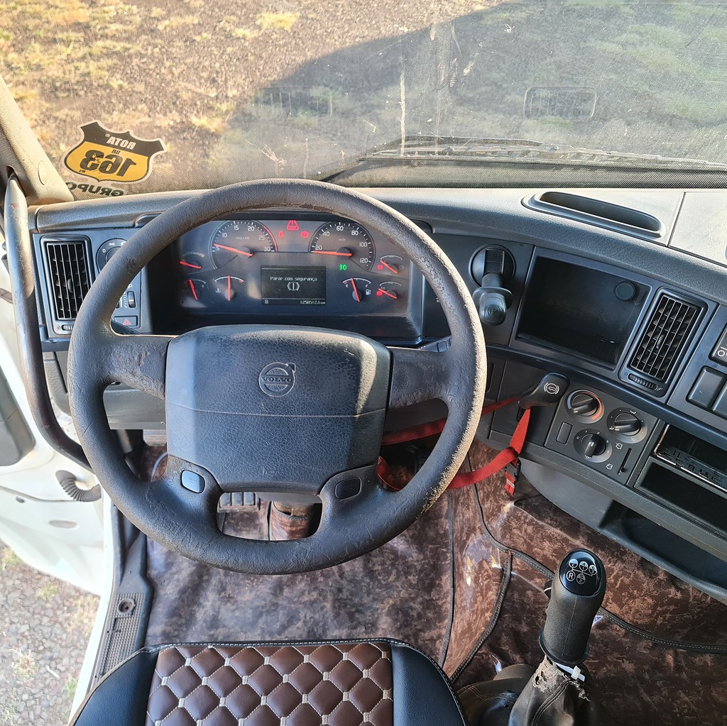 Caminhão VOLVO FH 440 Cavalo Mecânico ANO 2010 de MegaTruck MS no Mato Grosso do Sul