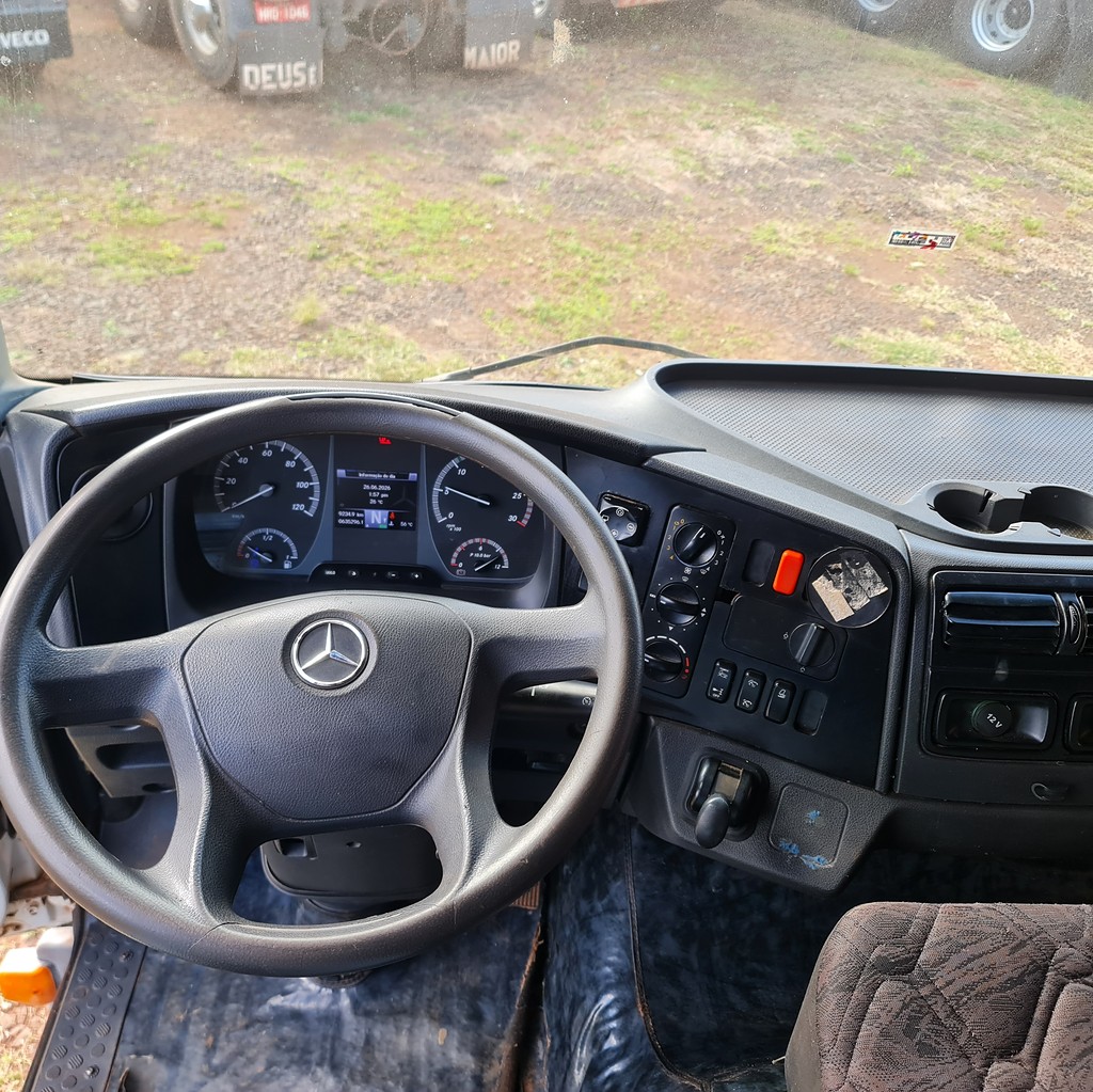 Caminhão MERCEDES BENZ MB 2430 Aves Vivas ANO 2019 de MegaTruck MS no Mato Grosso do Sul