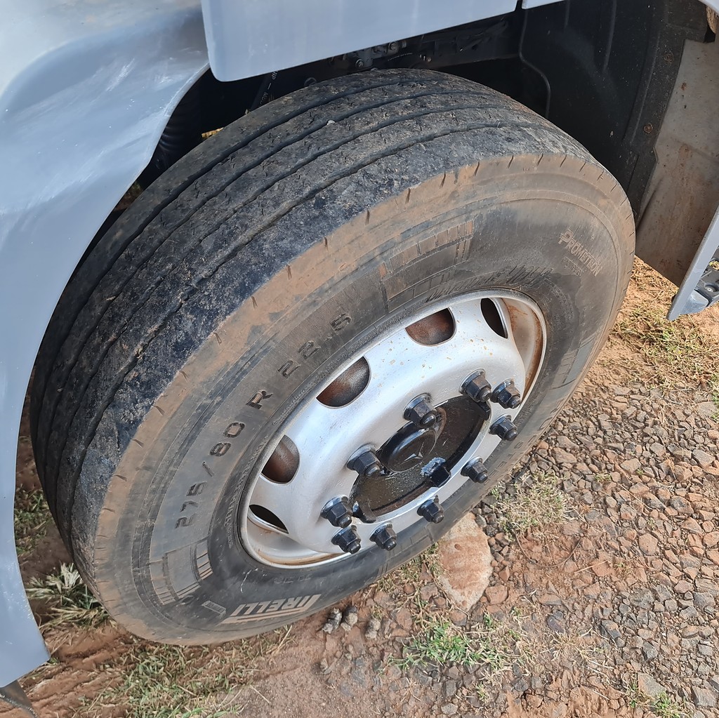 Caminhão MERCEDES BENZ MB 2430 Aves Vivas ANO 2019 de MegaTruck MS no Mato Grosso do Sul
