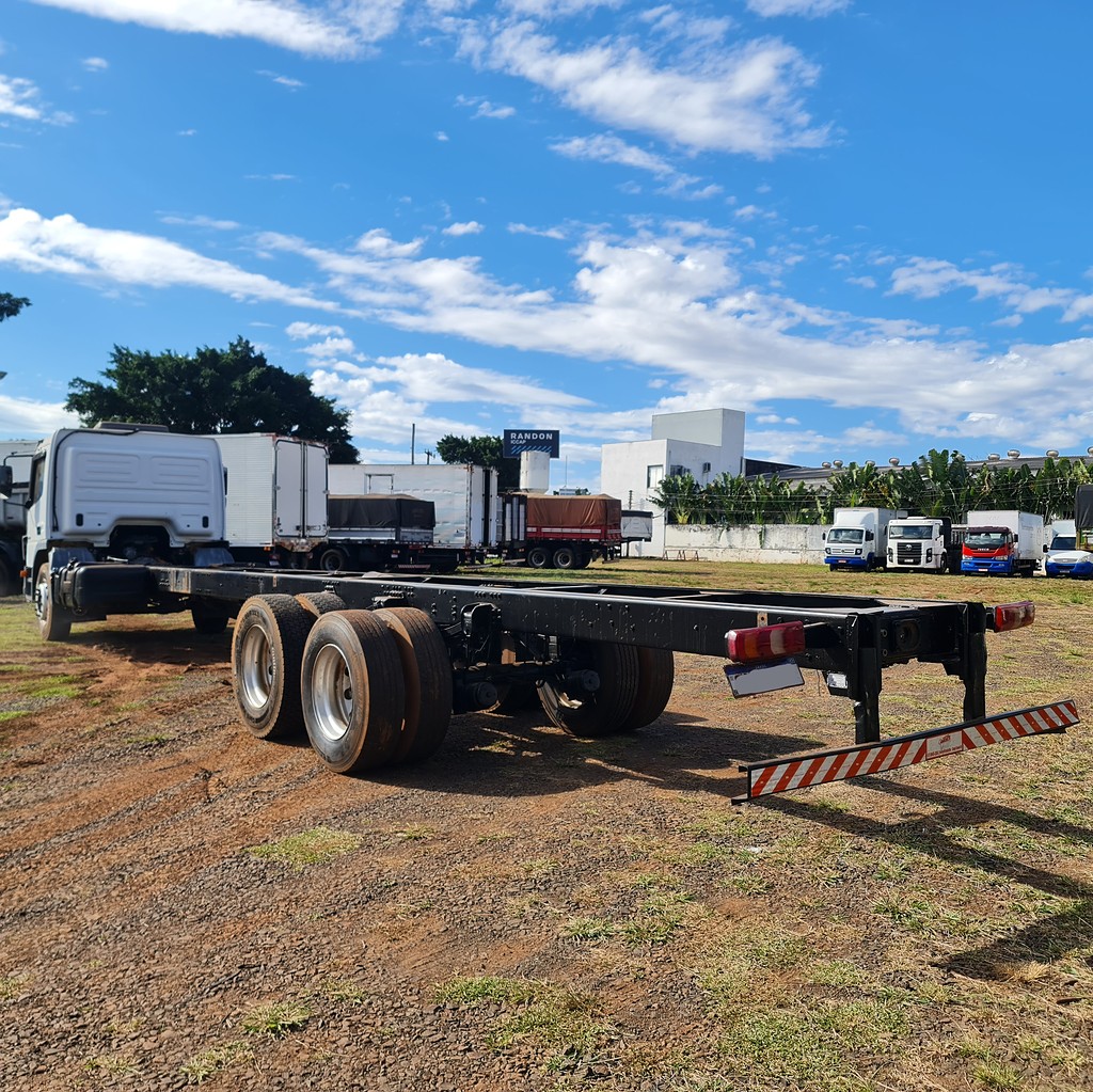 Caminhão MERCEDES BENZ MB 2430 Aves Vivas ANO 2019 de MegaTruck MS no Mato Grosso do Sul