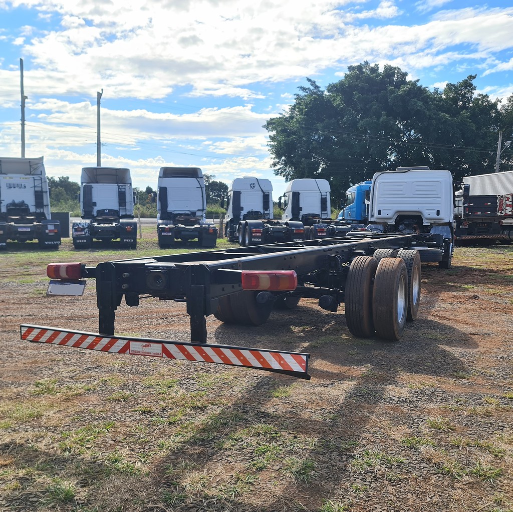 Caminhão MERCEDES BENZ MB 2430 Aves Vivas ANO 2019 de MegaTruck MS no Mato Grosso do Sul