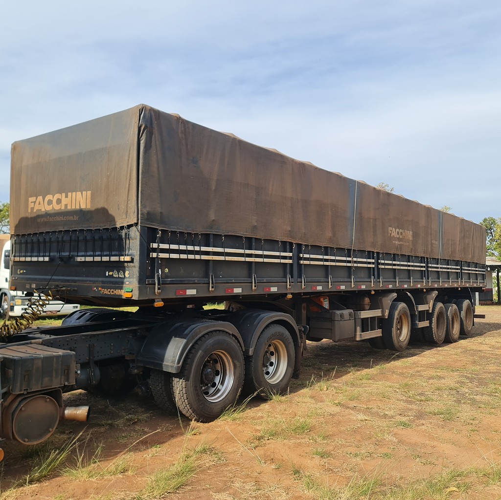 Carreta SEMI-REBOQUE GRANELEIRO Facchini ANO 2022 1 Eixo de MegaTruck MS no Mato Grosso do Sul