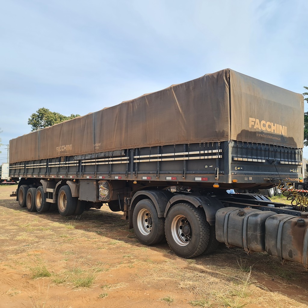 Carreta SEMI-REBOQUE GRANELEIRO Facchini ANO 2022 1 Eixo de MegaTruck MS no Mato Grosso do Sul