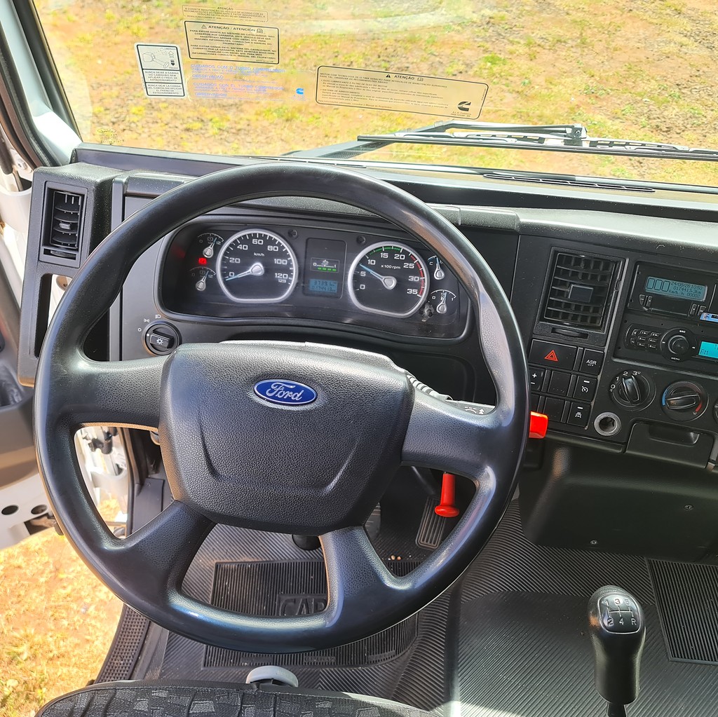 Caminhão FORD CARGO 816 Carga Seca ANO 2017 de MegaTruck MS no Mato Grosso do Sul