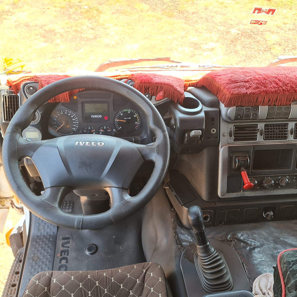 Caminhão IVECO STRALIS 380 Cavalo Mecânico ANO 2011 de MegaTruck MS no Mato Grosso do Sul