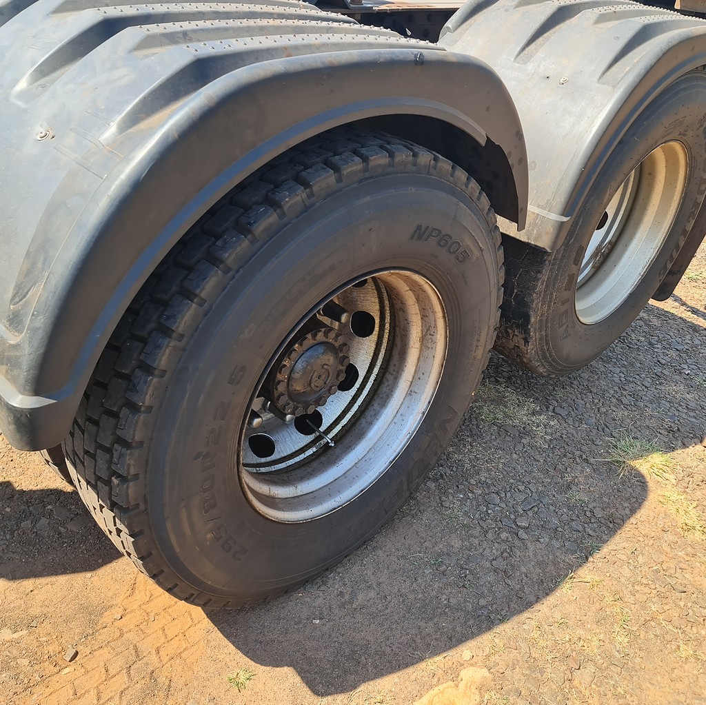 Caminhão IVECO STRALIS 380 Cavalo Mecânico ANO 2011 de MegaTruck MS no Mato Grosso do Sul