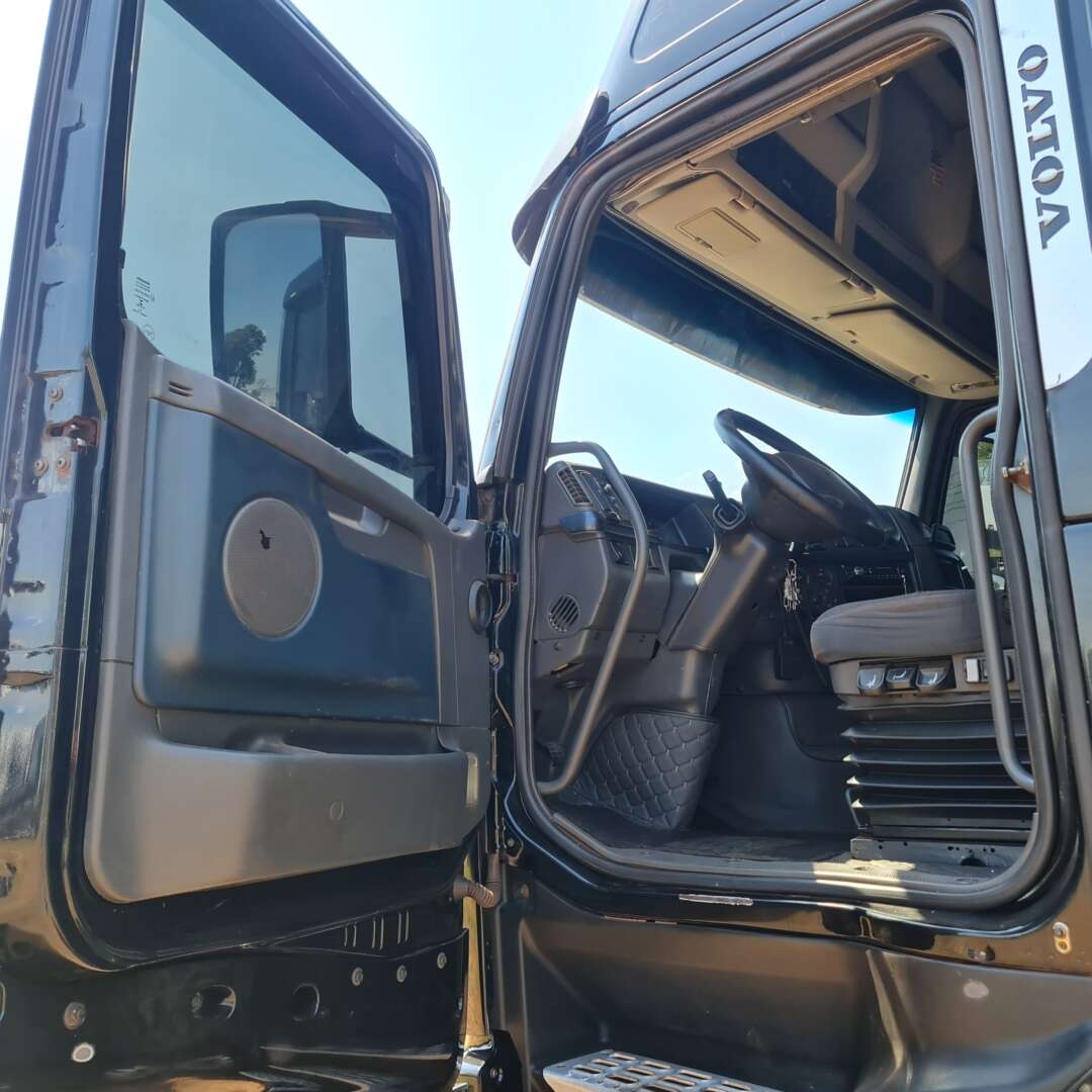 Caminhão VOLVO FH 540 Cavalo Mecânico ANO 2013 de MegaTruck MS no Mato Grosso do Sul