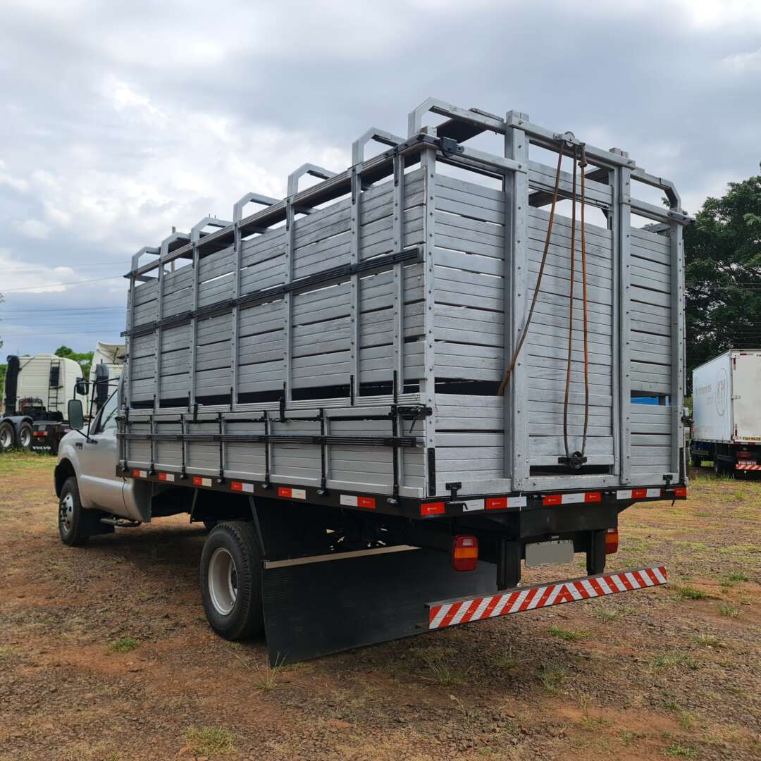 Caminhão FORD F-4000 Carroceria ANO 2007 de MegaTruck MS no Mato Grosso do Sul