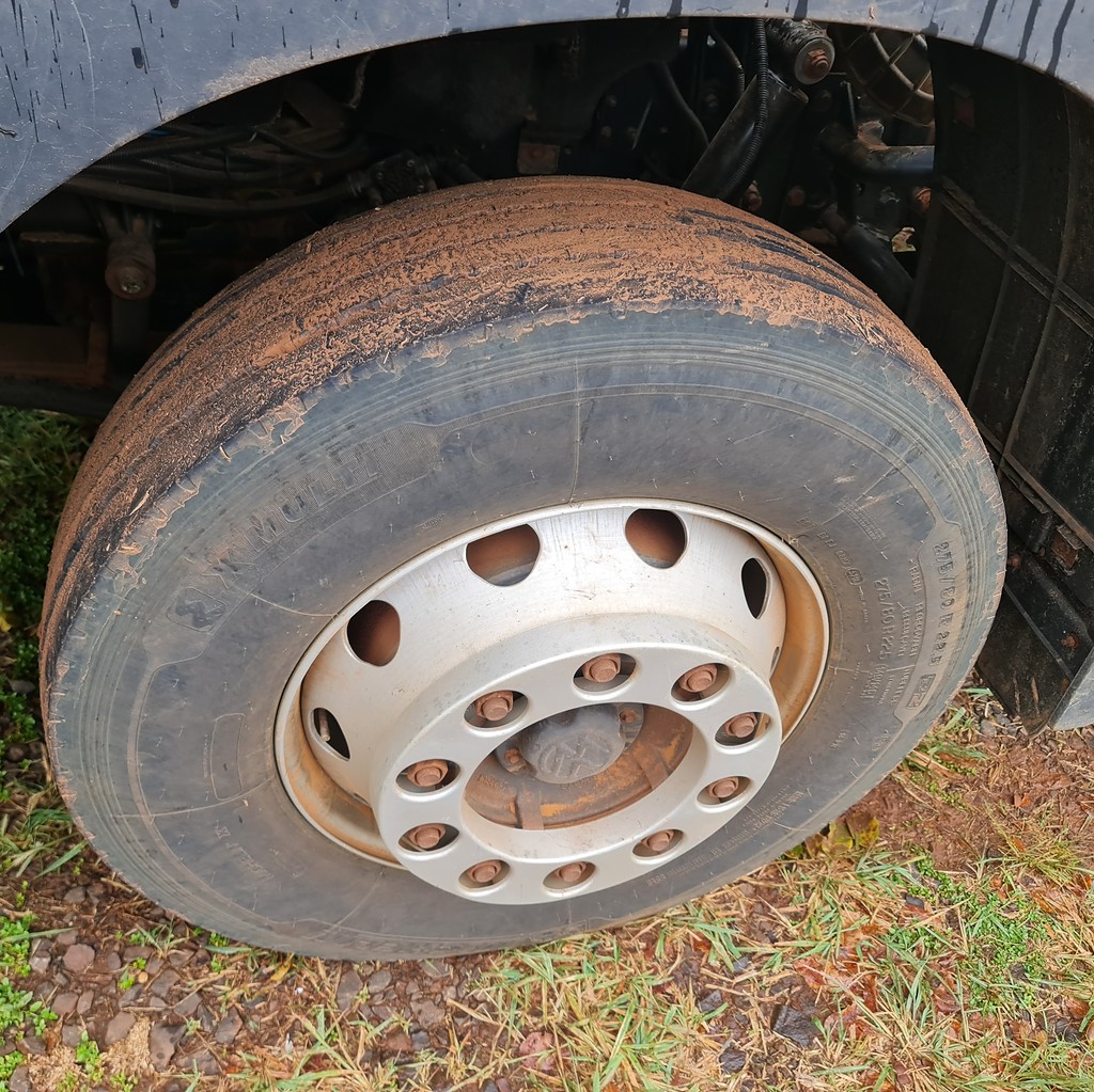 Caminhão VOLKSWAGEN VW 24280 Caçamba Basculante ANO 2013 de MegaTruck MS no Mato Grosso do Sul