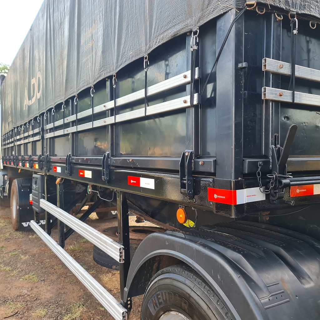 Carreta BITREM 9 EIXOS GRANELEIRO Randon ANO 2013 6 Eixos de MegaTruck MS no Mato Grosso do Sul
