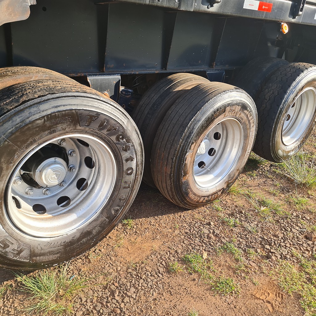 Carreta BITREM 9 EIXOS GRANELEIRO Randon ANO 2013 6 Eixos de MegaTruck MS no Mato Grosso do Sul