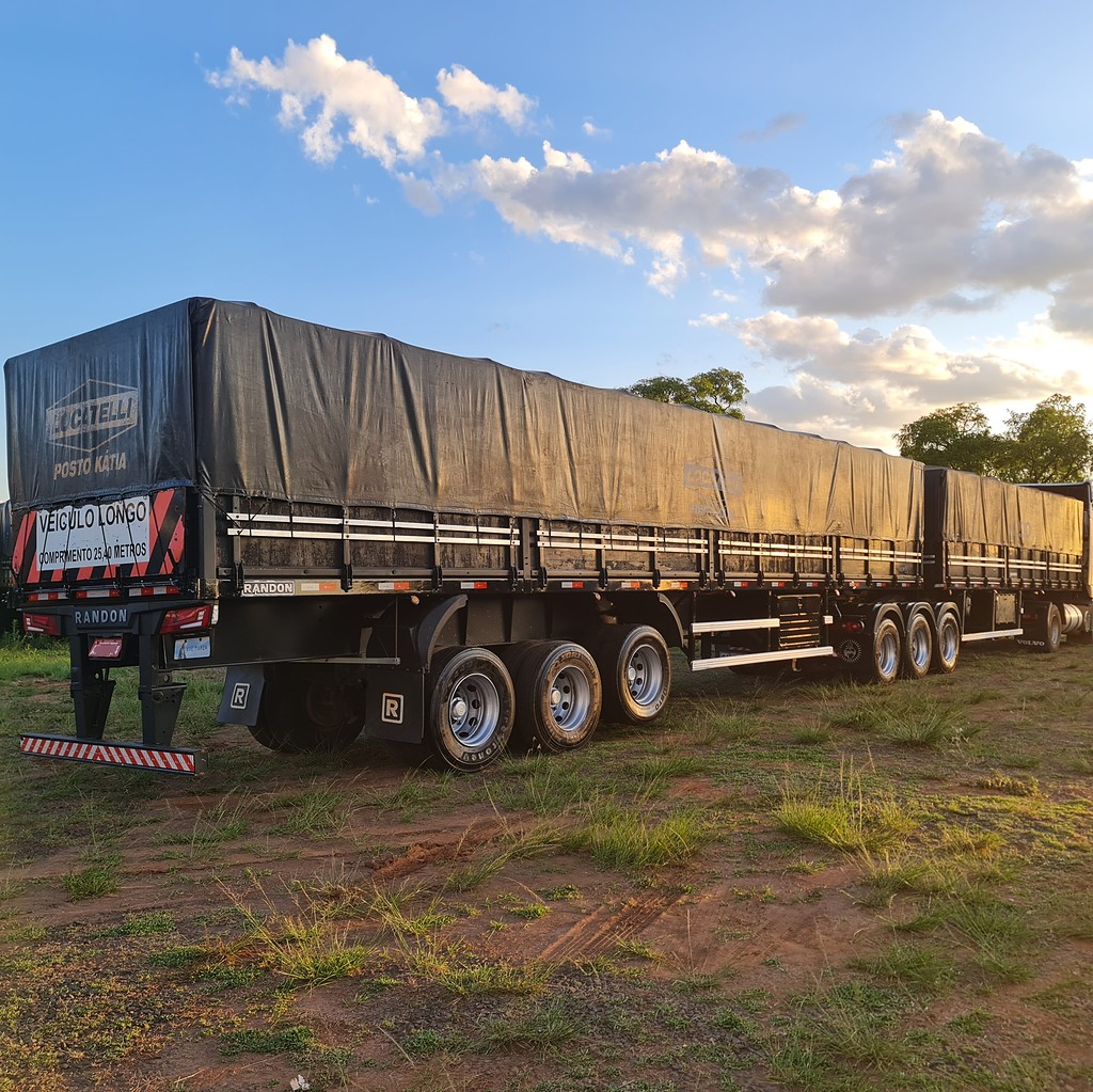 Carreta BITREM 9 EIXOS GRANELEIRO Randon ANO 2013 6 Eixos de MegaTruck MS no Mato Grosso do Sul