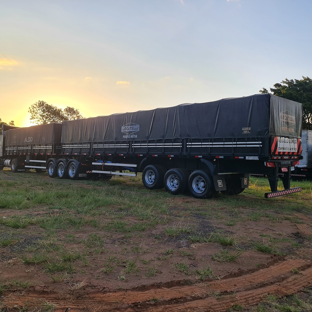 Carreta BITREM 9 EIXOS GRANELEIRO Randon ANO 2013 6 Eixos de MegaTruck MS no Mato Grosso do Sul