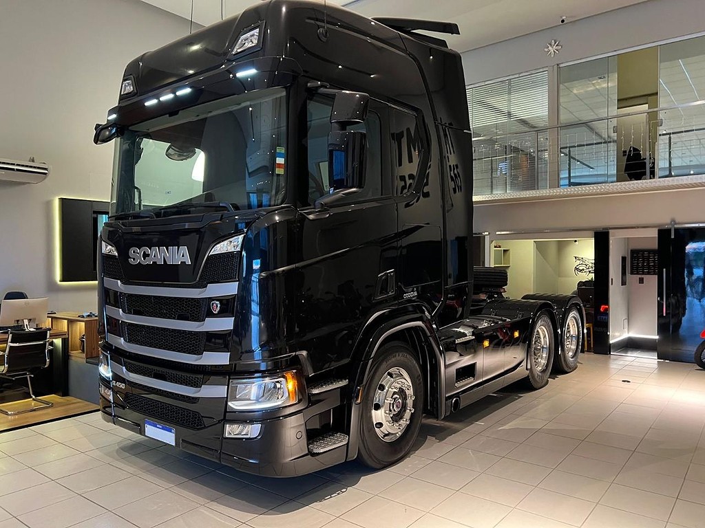 Caminhão SCANIA 450 Cavalo Mecânico ANO 2023 de Felipe Bacci em São Paulo