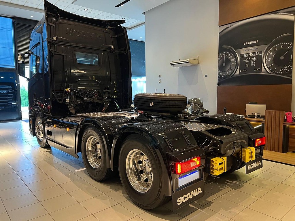 Caminhão SCANIA 450 Cavalo Mecânico ANO 2023 de Felipe Bacci em São Paulo