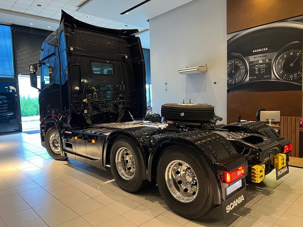 Caminhão SCANIA 450 Cavalo Mecânico ANO 2023 de Felipe Bacci em São Paulo