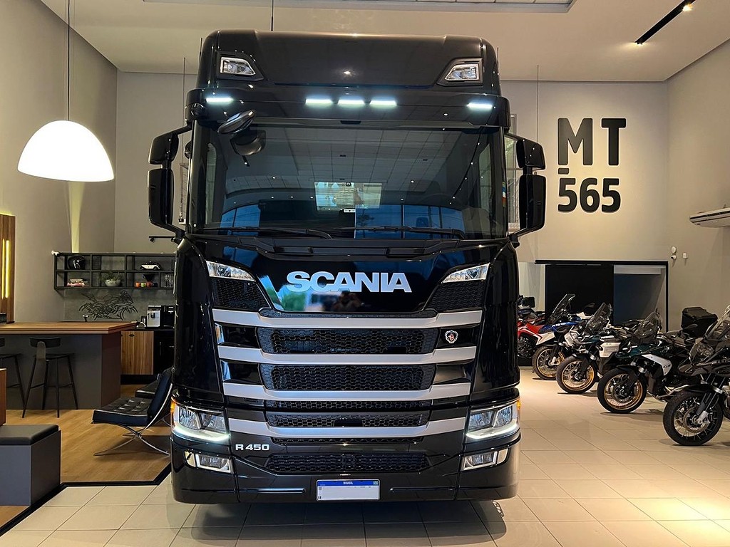 Caminhão SCANIA 450 Cavalo Mecânico ANO 2023 de Felipe Bacci em São Paulo