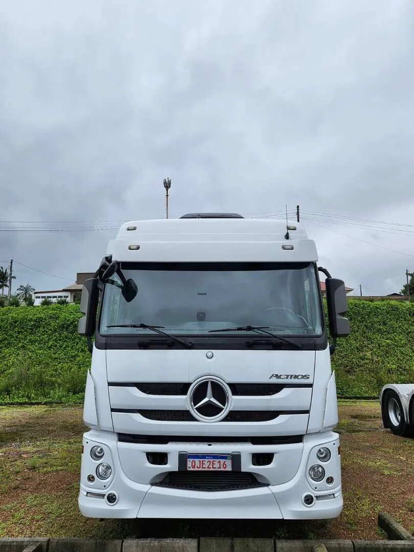 Caminhão MERCEDES BENZ MB 2651 Cavalo Mecânico ANO 2018 de Agricopel Comercio de Derivados de Petróleo LTDA na Santa Catarina