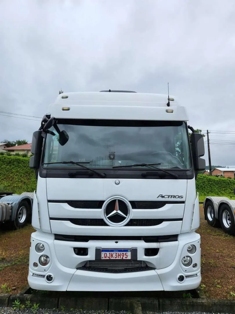 Caminhão MERCEDES BENZ MB 2651 Cavalo Mecânico ANO 2018 de Agricopel Comercio de Derivados de Petróleo LTDA na Santa Catarina