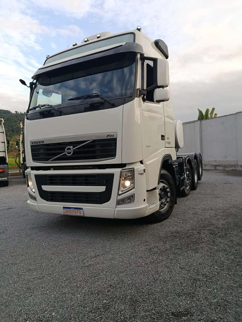 Caminhão VOLVO FM 460 Cavalo Mecânico ANO 2014 de Agricopel Comercio de Derivados de Petróleo LTDA na Santa Catarina