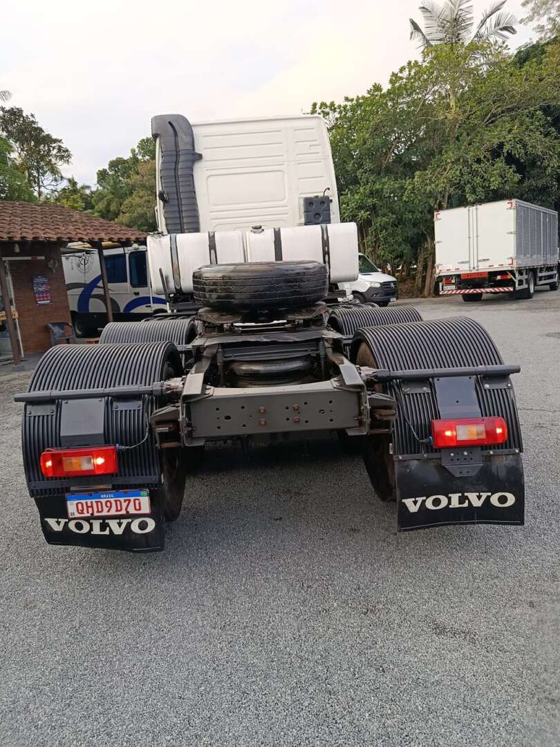 Caminhão VOLVO FM 460 Cavalo Mecânico ANO 2014 de Agricopel Comercio de Derivados de Petróleo LTDA na Santa Catarina
